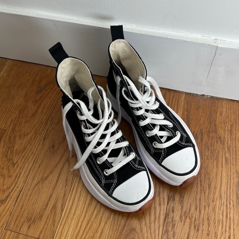 Converse Run Star Hike Platform in Size W7